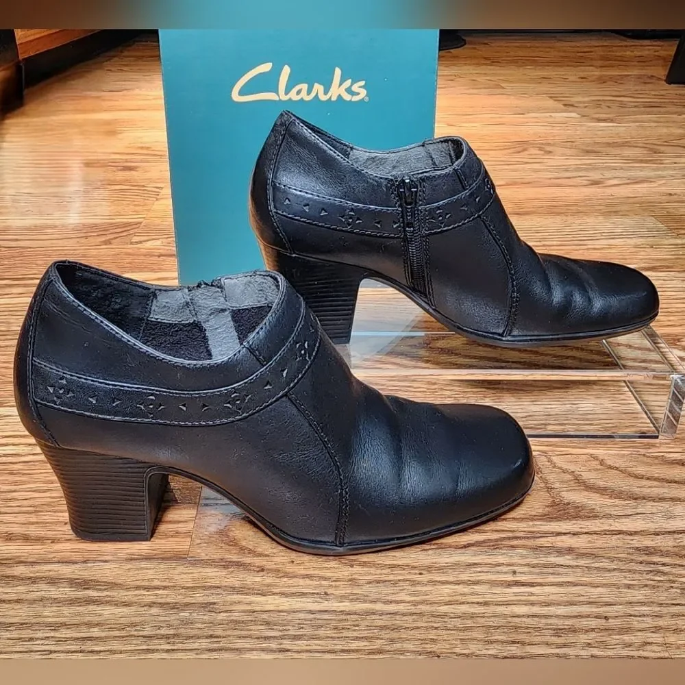 Clarks Women's Size 7.5M Black Leather Block Heel Zipper Bootie Boots